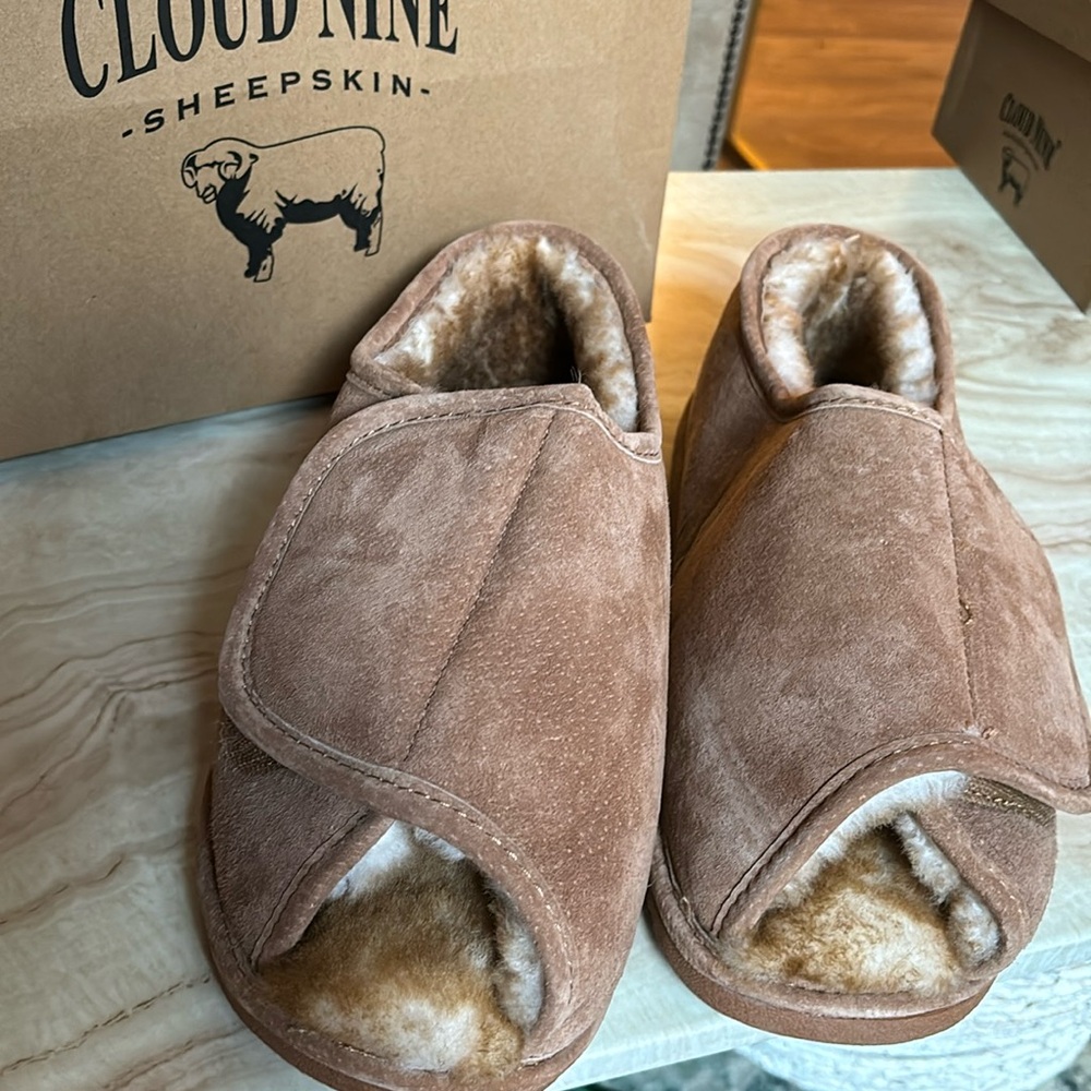 Cloud 9 men’s medical wrap slipper  sheepskin men’s xxl 13-14  with extender